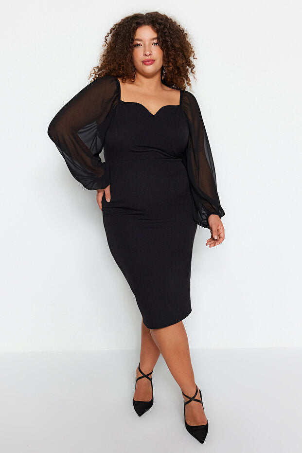 Long Sleeve Body-Fitting Midi Dress