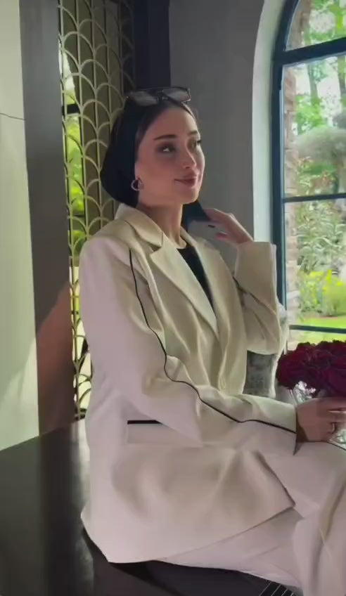 Contrast Piping Tailored Suit
